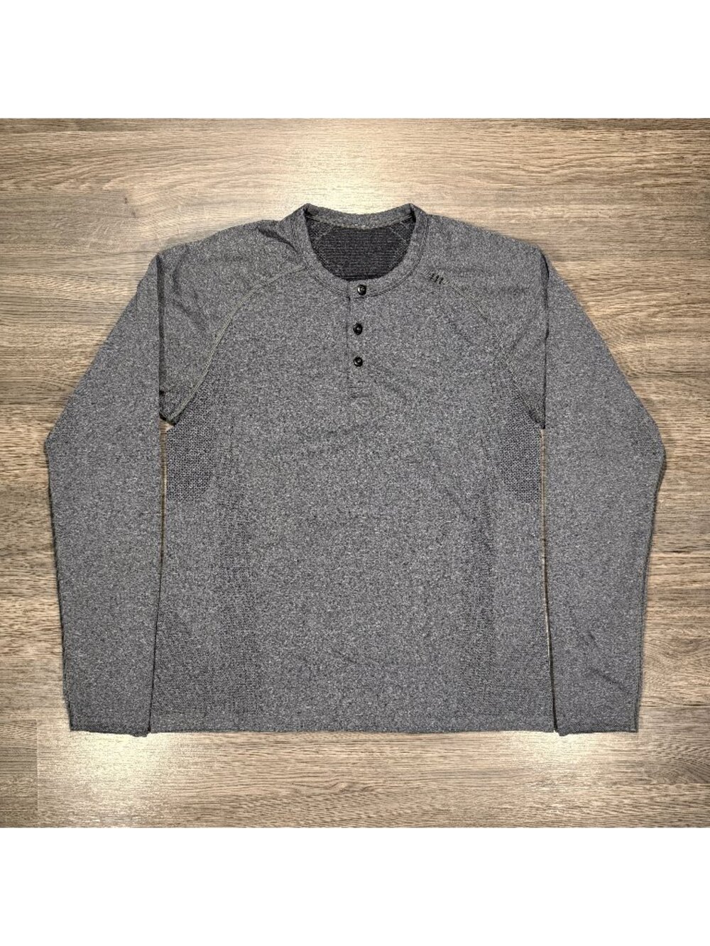 Lululemon Men's Metal Vent Tech Long Sleeve Henley - Grey